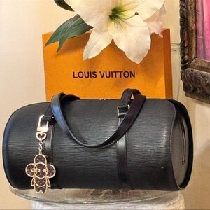 LOUIS VUITTON EPI SOUFFLOT BLACK LEATHER BARREL STYLE BAG